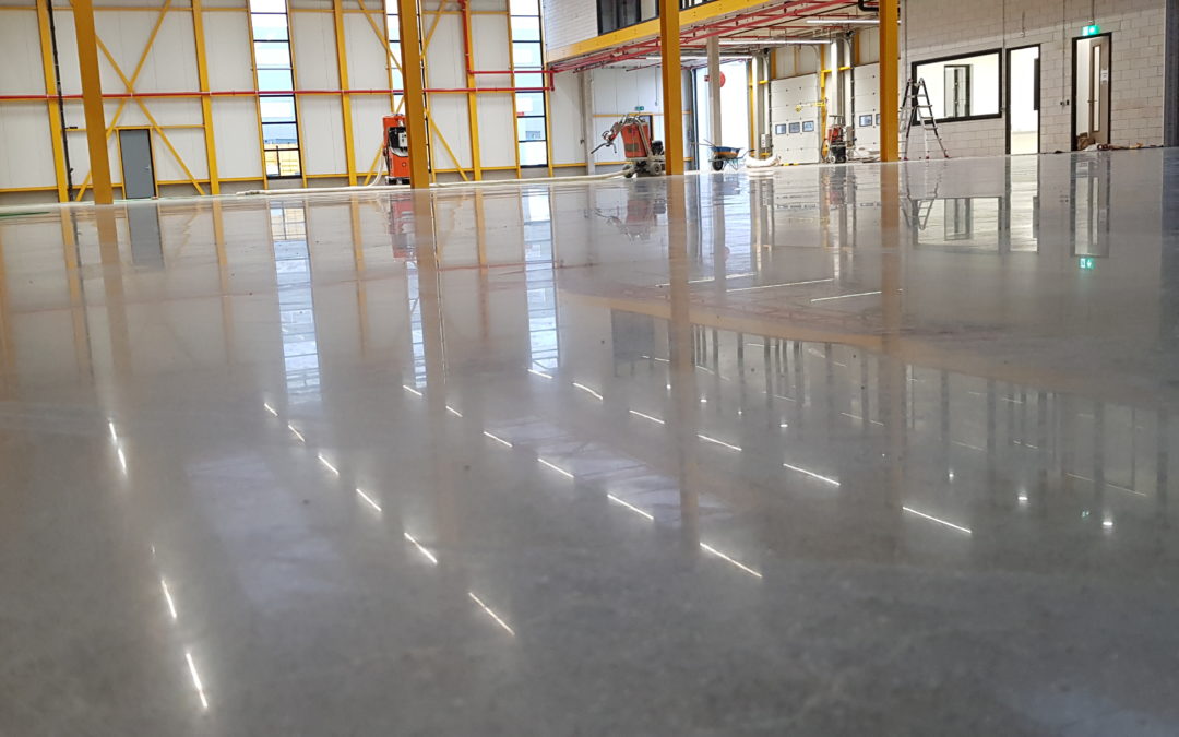 XJ Hiper Industrial afwerking in een medisch warehouse in Venlo